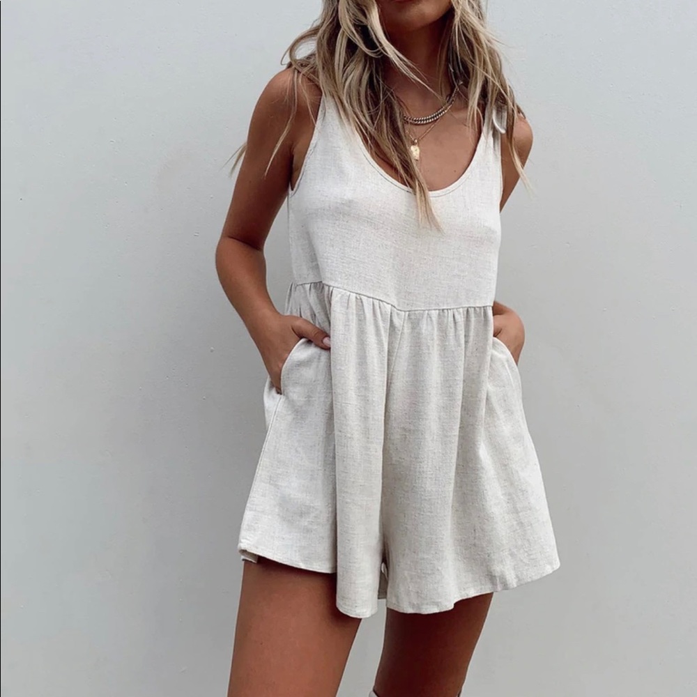 Princess Polly TAY ROMPER BEIGE size 2. Linen material. Lightweight